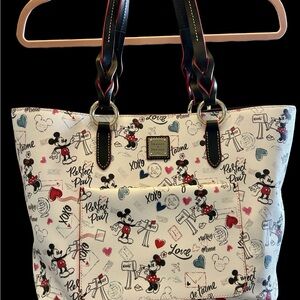 Disney Dooney & Bourke Mickey and Minnie Sweethearts Love Tote - White and Black